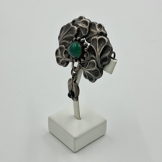 Rintakoru, design Bernhard Hertz, hopeaa
