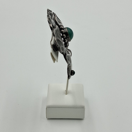 Rintakoru, design Bernhard Hertz, hopeaa