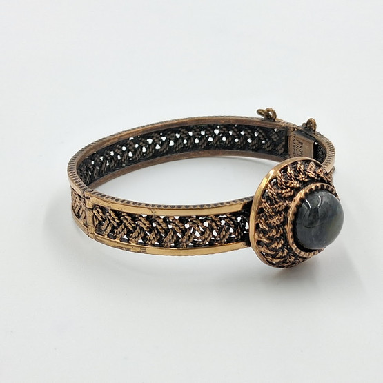 Rannekoru, Punos, design Pentti Sarpaneva, pronssia