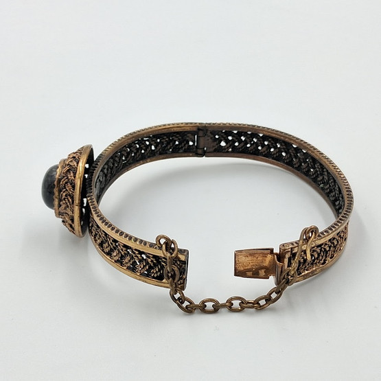 Rannekoru, Punos, design Pentti Sarpaneva, pronssia