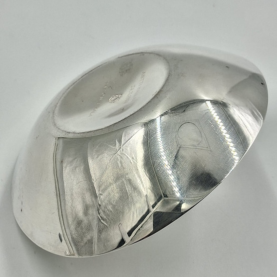 Kynttilänjalka, design Tapio Wirkkala, hopeaa v. 1961