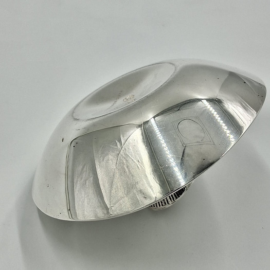 Kynttilänjalka, design Tapio Wirkkala, hopeaa v. 1961