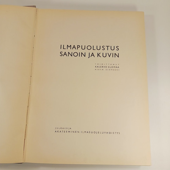 Kirja, Ilmapuolustus sanoin ja kuvin v. 1937