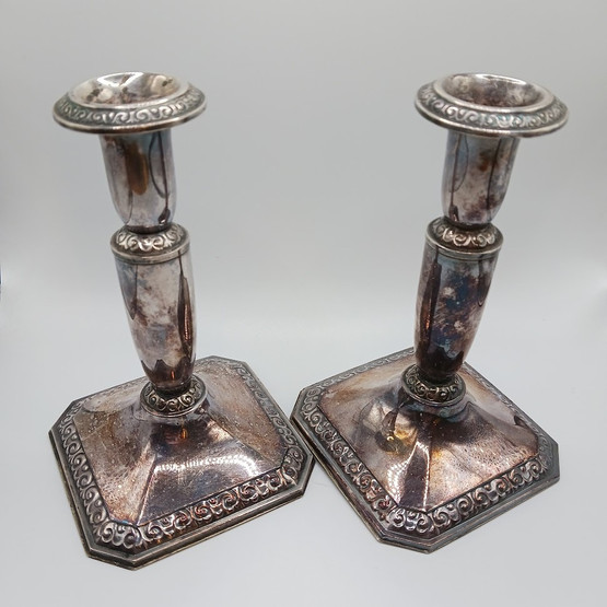 Kynttilänjalka 2kpl, hopeaa vuodelta 1965