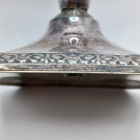 Kynttilänjalka 2kpl, hopeaa vuodelta 1965