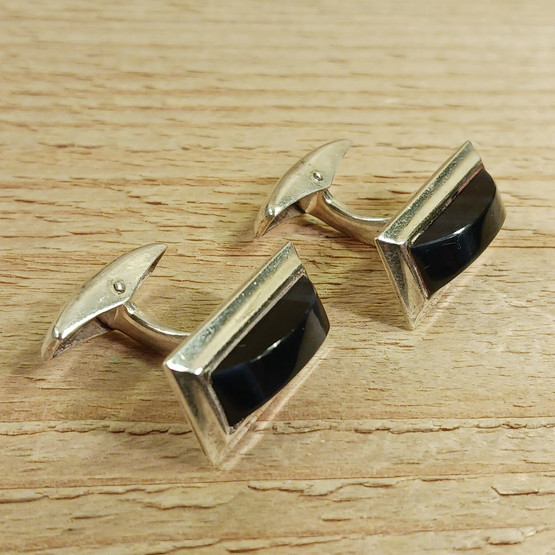 Kalvosinnapit, design Elis Kauppi