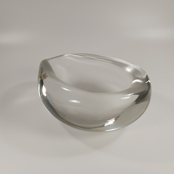 Taidelasi, sign. K. Franck