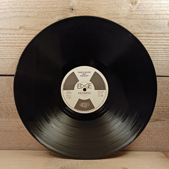 LP-levy, Fred's Round Bar