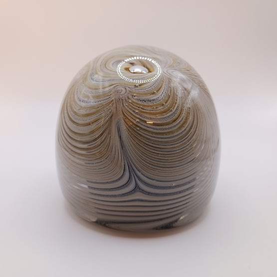 Taidelasi, sign. Oiva Toikka