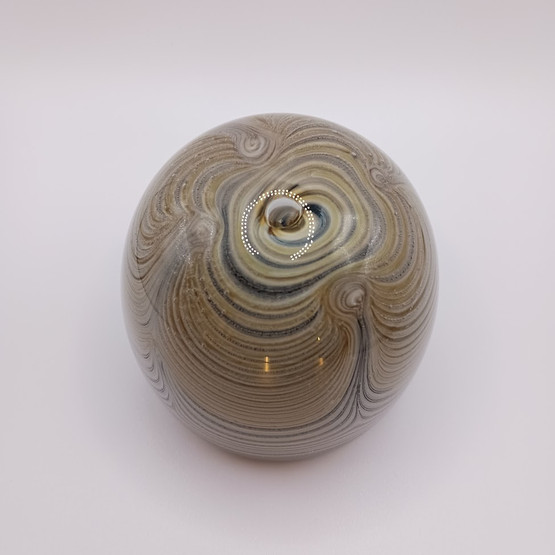 Taidelasi, sign. Oiva Toikka