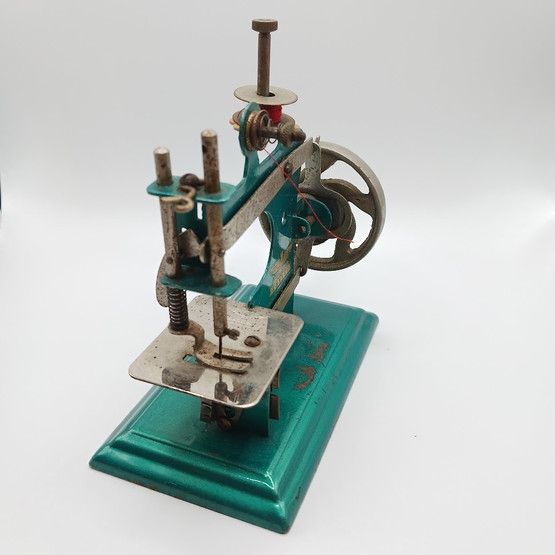 Lelu, Ompelukone, Casige, Made in Germany British Zone