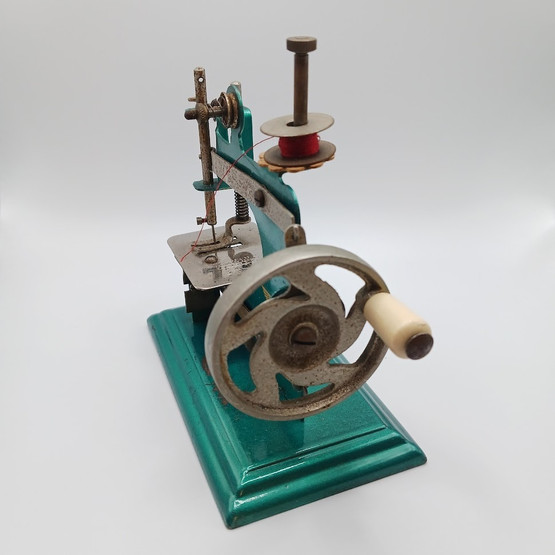 Lelu, Ompelukone, Casige, Made in Germany British Zone