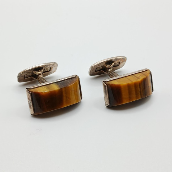 Kalvosinnapit, hopeaa