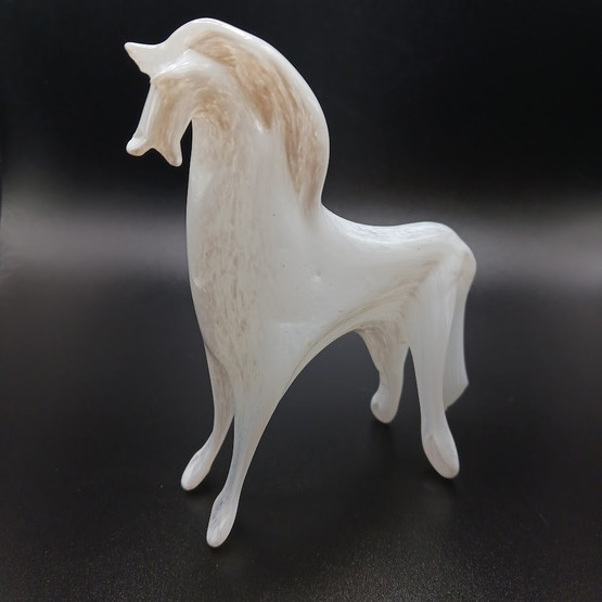 Lasifiguuri, hevonen, design Armando Jacobino
