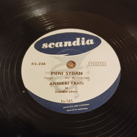 Savikiekko, Scandia, Annikki Tähti