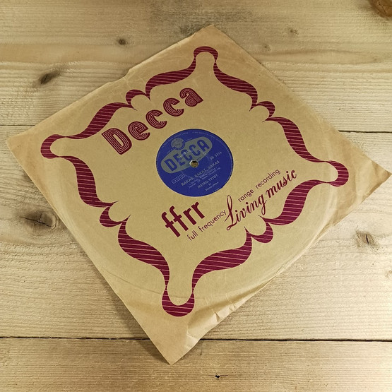 Savikiekko, Decca, Metro-tytöt