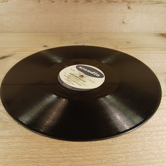 Savikiekko, Scandia, Olavi Virta & Anita Kuusi