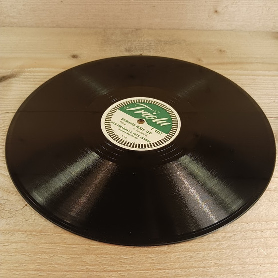 Savikiekko, Triola, Lasse Pihlajamaa & Matti Viljanen