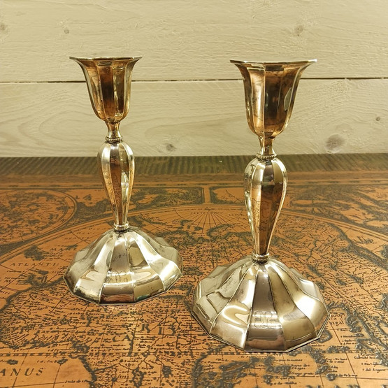 Kynttilänjalka 2kpl, hopeaa, vuodelta 1963