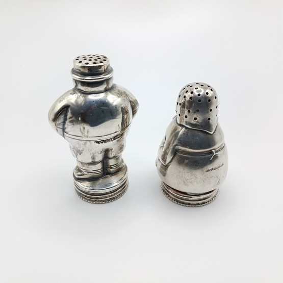 Hopeasirotin 2kpl, Isäntä ja Emäntä