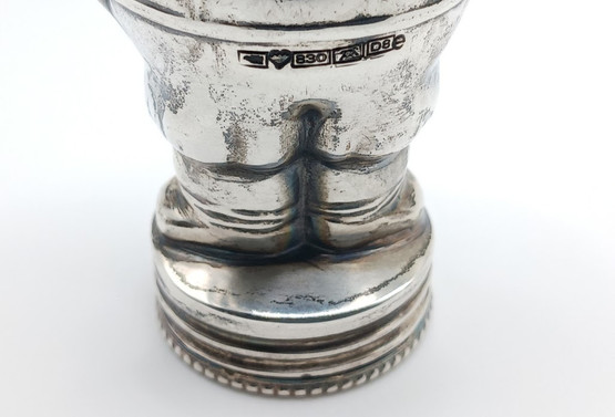 Hopeasirotin 2kpl, Isäntä ja Emäntä