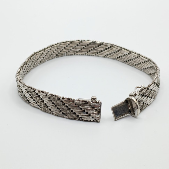 Ranneketju, hopeaa vuodelta 1977