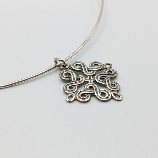 Kaulakoru, Karjalainen nauhapunos, Kalevala Koru