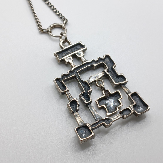 Kaulakoru, hopeaa, design Pentti Sarpaneva