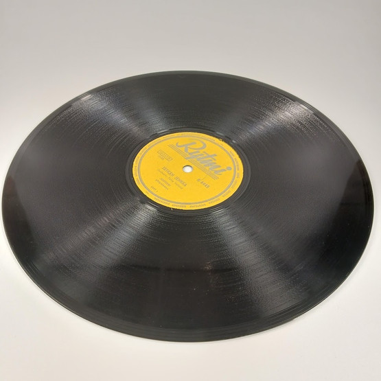 Savikiekko, Rytmi: Matti Louhivuori, Lasse Kuusela, Taito Vainio