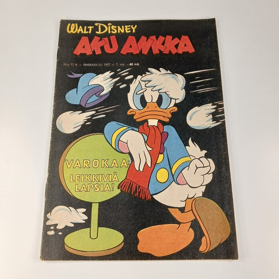 Sarjakuva, Aku Ankka, Varokaa leikkiviä lapsia!, nro 11 A Marraskuu 1957