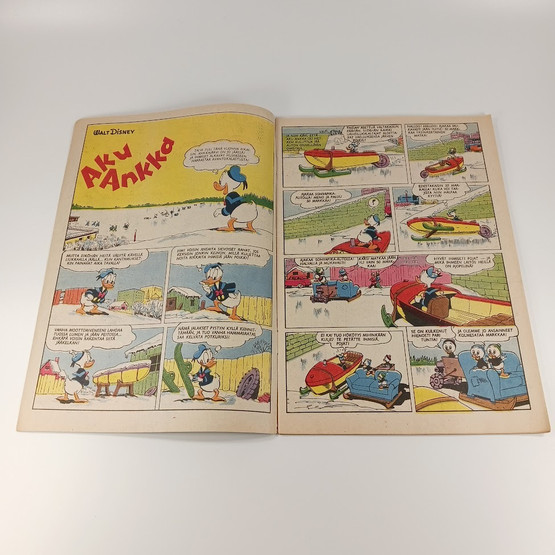 Sarjakuva, Aku Ankka, Varokaa leikkiviä lapsia!, nro 11 A Marraskuu 1957