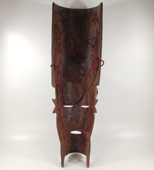 Seinäkoriste, naamio, puuta