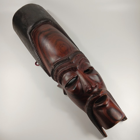 Seinäkoriste, naamio, puuta