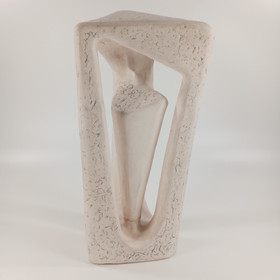 Veistos, sign. V. Leppänen -89