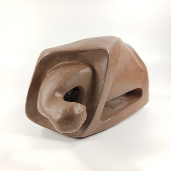 Veistos, sign. V. Leppänen -92