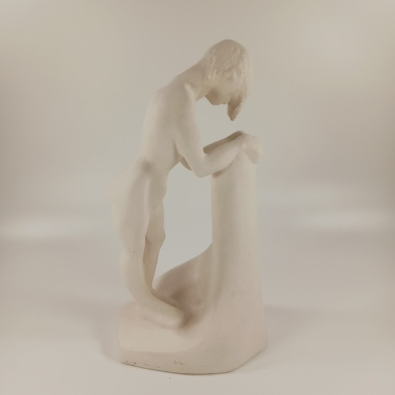 Veistos, sign. V. Leppänen -05