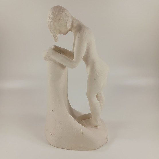 Veistos, sign. V. Leppänen -05