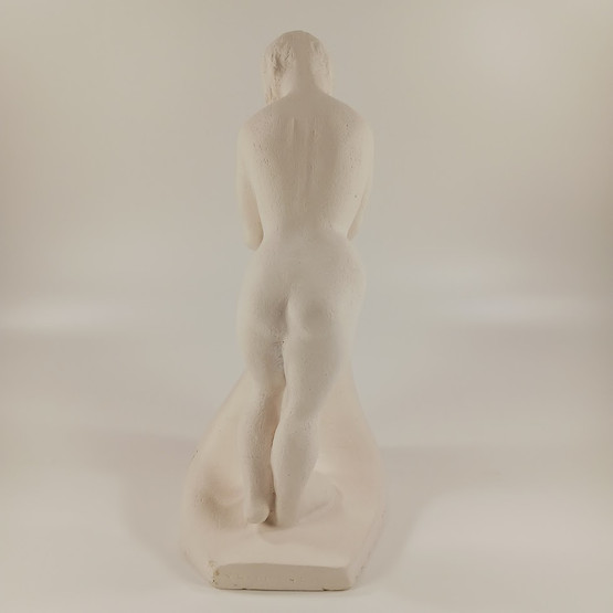 Veistos, sign. V. Leppänen -05