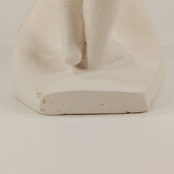 Veistos, sign. V. Leppänen -05