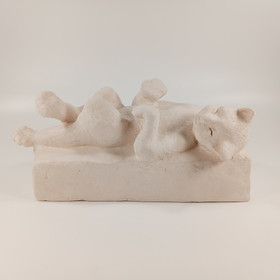 Veistos, sign. V. Leppänen -10