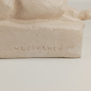 Veistos, sign. V. Leppänen -10
