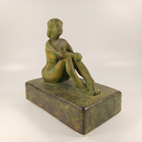 Veistos, sign. V. Leppänen -10