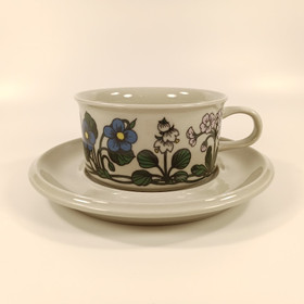 Teekuppi, Flora, design Esteri Tomula