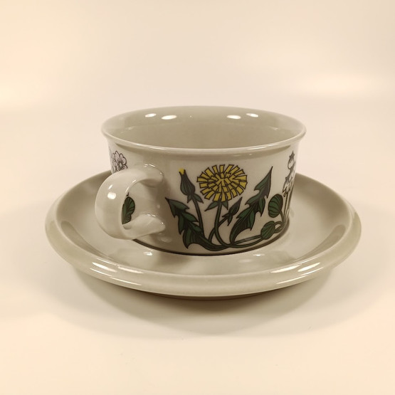 Teekuppi, Flora, design Esteri Tomula