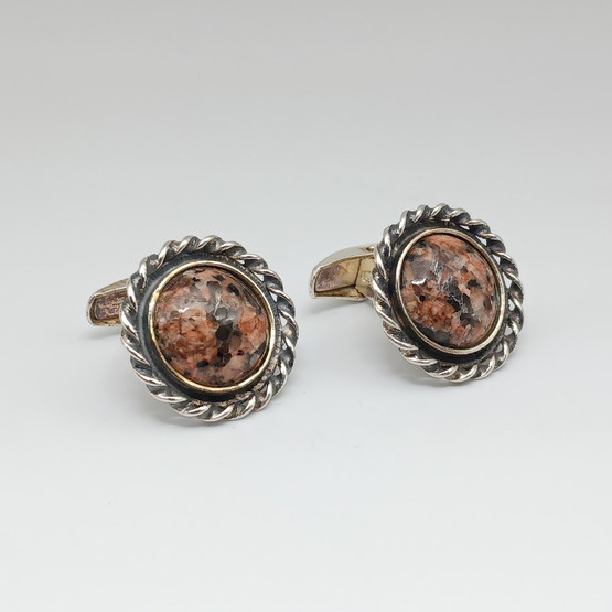 Kalvosinnapit, hopeaa