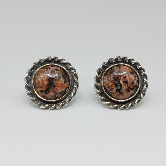 Kalvosinnapit, hopeaa