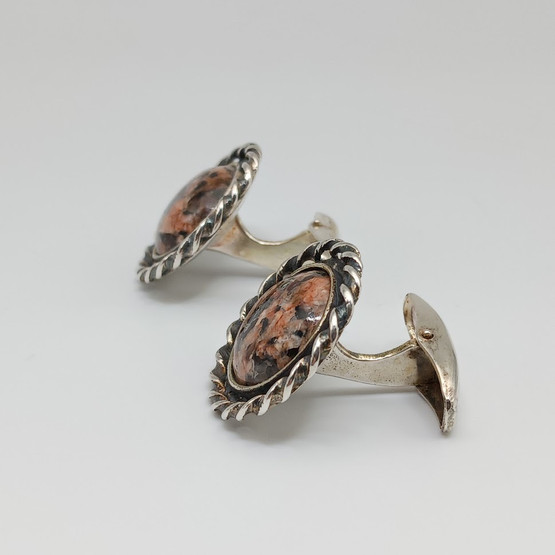 Kalvosinnapit, hopeaa