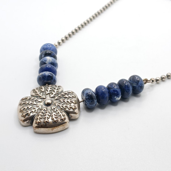 Kaulakoru, Tundra, design Kaisaleena Mäkelä