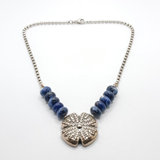 Kaulakoru, Tundra, design Kaisaleena Mäkelä