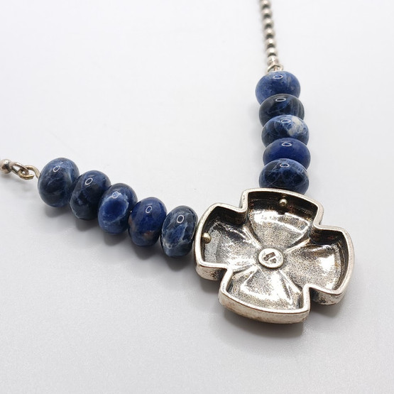 Kaulakoru, Tundra, design Kaisaleena Mäkelä